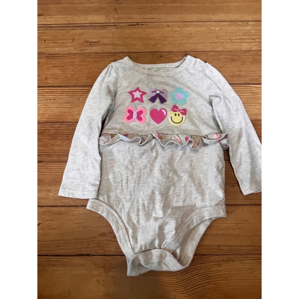 Garanimals Baby Girls Gray Long Sleeve Graphic Ruffle Bodysuit 24M Smiley Heart